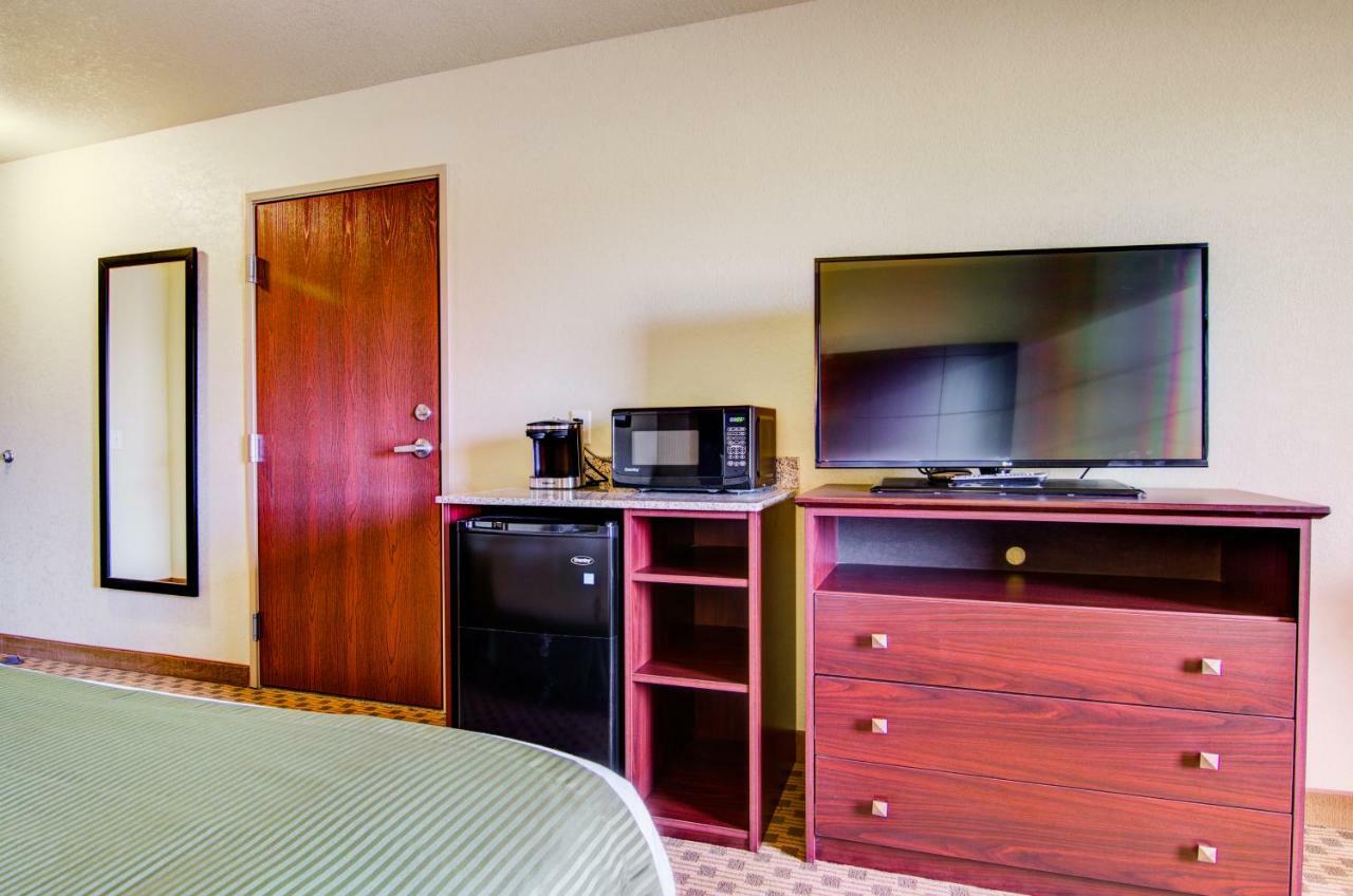 Cobblestone Hotel & Suites Pulaski/Green Bay Ngoại thất bức ảnh
